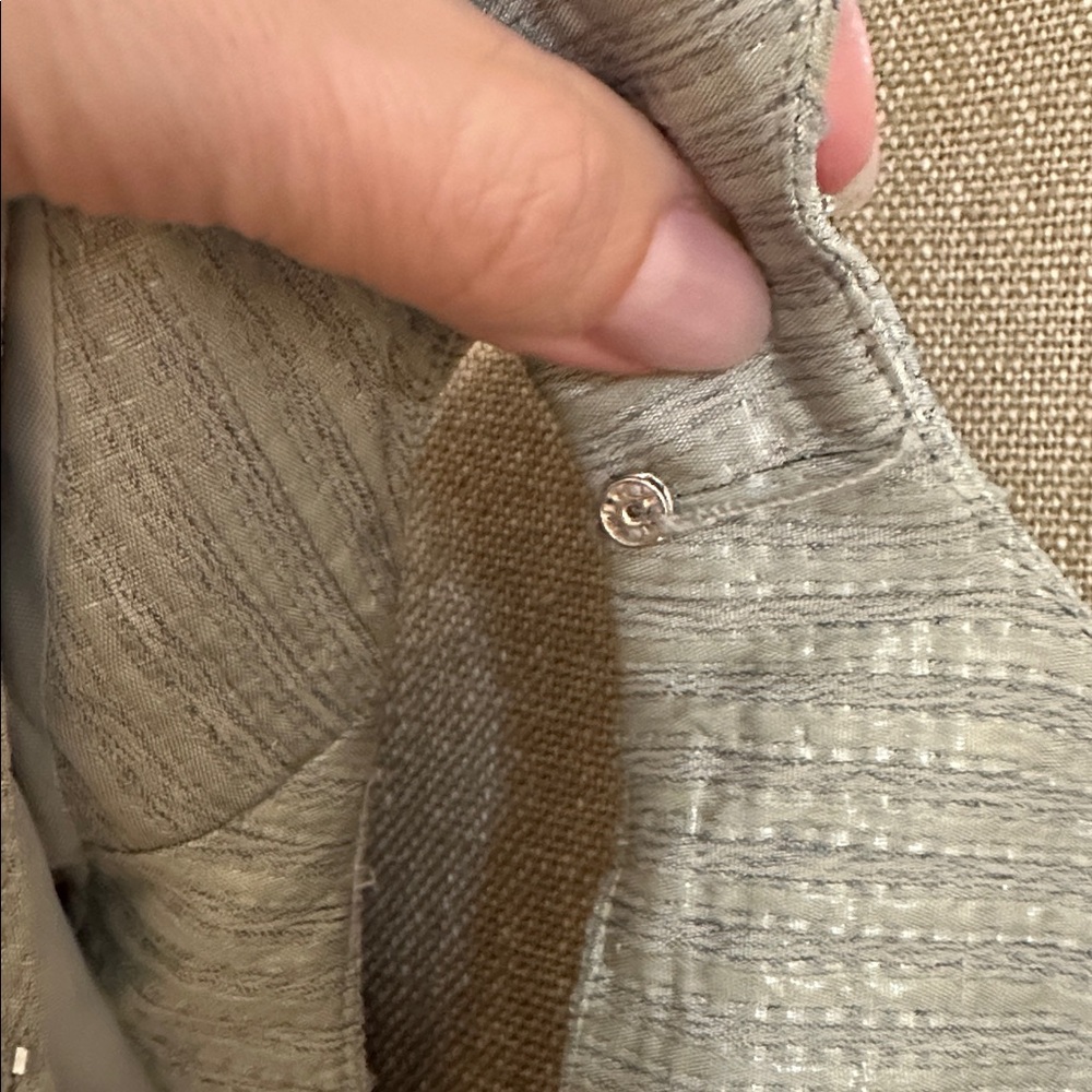 Carmen Marc Valvo Sleeveless Metallic Silver Grey Beaded Blouse Size 8 - Picture 11 of 14